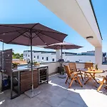 Rooftop דירה *
