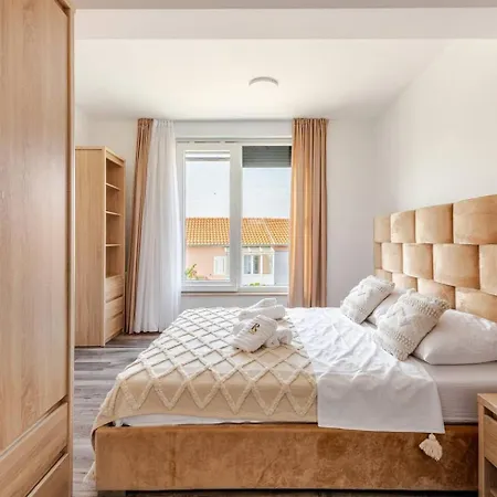 Rooftop Apartment *